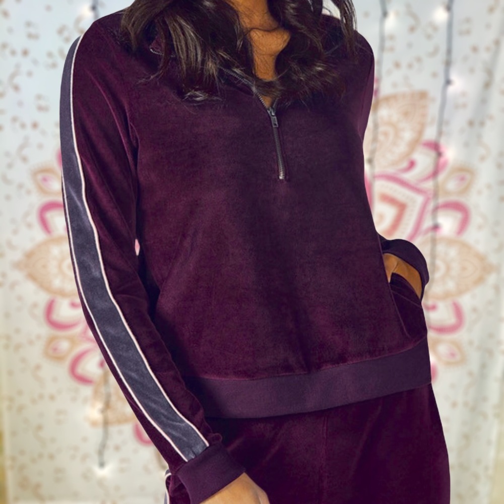 Fabletics Velvet Britt Track Jacket Pull over